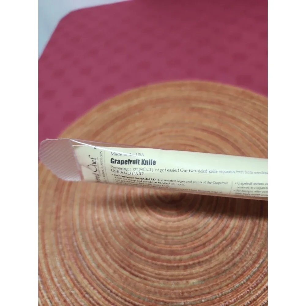Pampered Chef  Grapefruit Knife #1265  Serrated Curved  NEW in tube